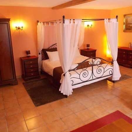 Chez Jousseaume Chambre D'Hotes Et Gites Saint-Ciers-Champagne ภายนอก รูปภาพ