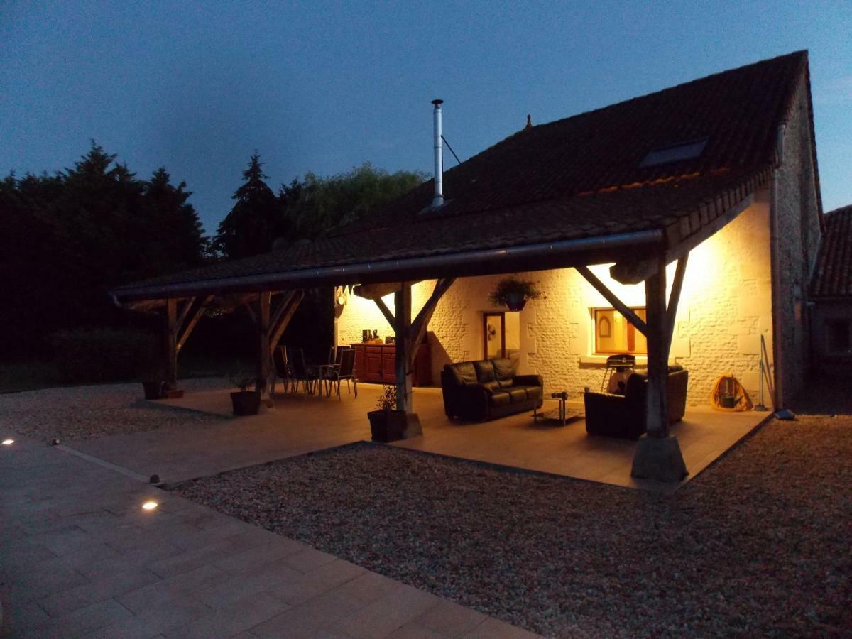 Chez Jousseaume Chambre D'Hotes Et Gites Saint-Ciers-Champagne ภายนอก รูปภาพ